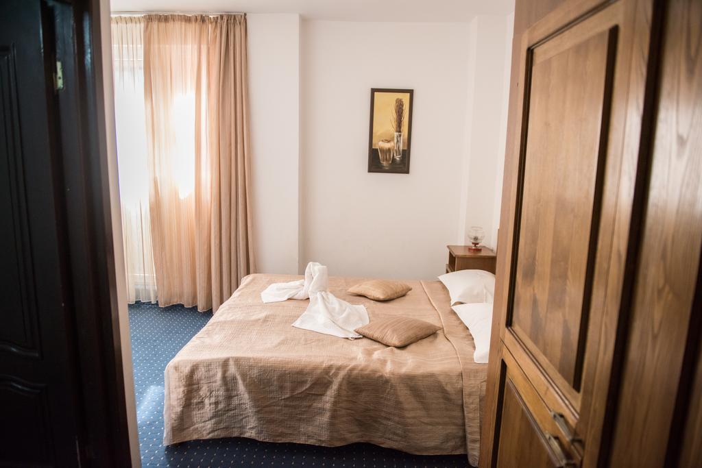 Hotel Dynes Eforie Nord Zewnętrze zdjęcie